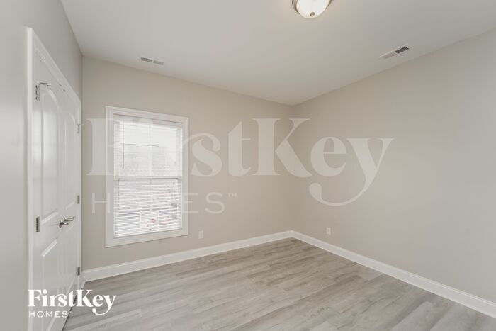 Building Photo - 12530 Druids Glen Dr