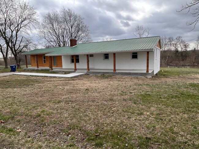 Building Photo - 6115 Zander Rd