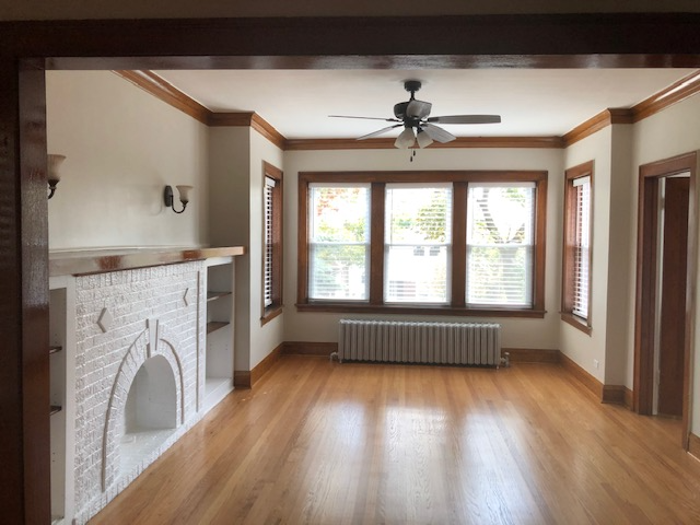 Primary Photo - 5422 W Dakin St