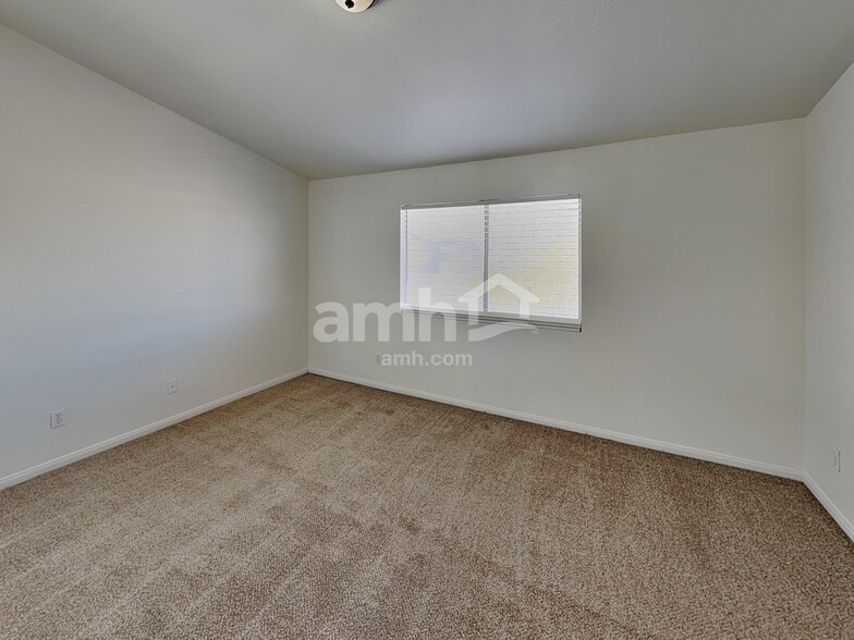 Building Photo - 9876 Vermillion Cliffs Ave