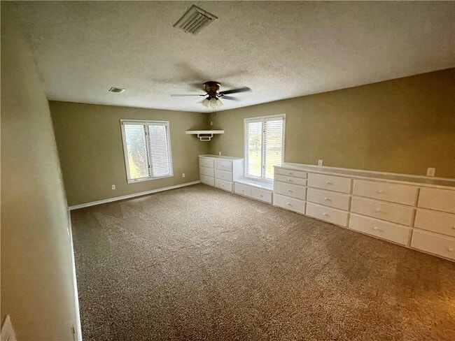 Building Photo - 6300 Creel Rd