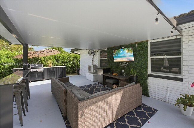 Building Photo - 9935 Ramblewood Dr