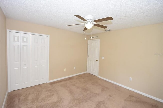 Building Photo - 27 Riverdale Ln