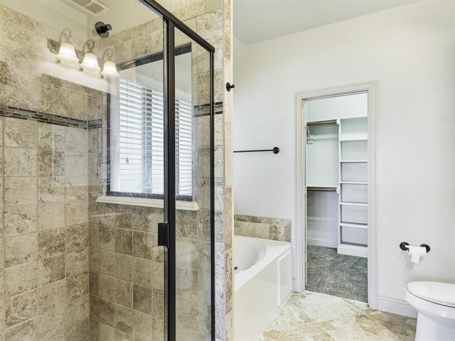 Building Photo - 909 Lake Meadow Ln