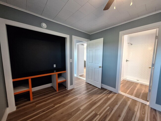 Building Photo - 3405 N Redlands Rd