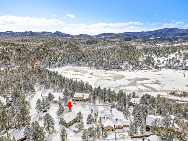 Building Photo - 28585 Evergreen Manor Dr