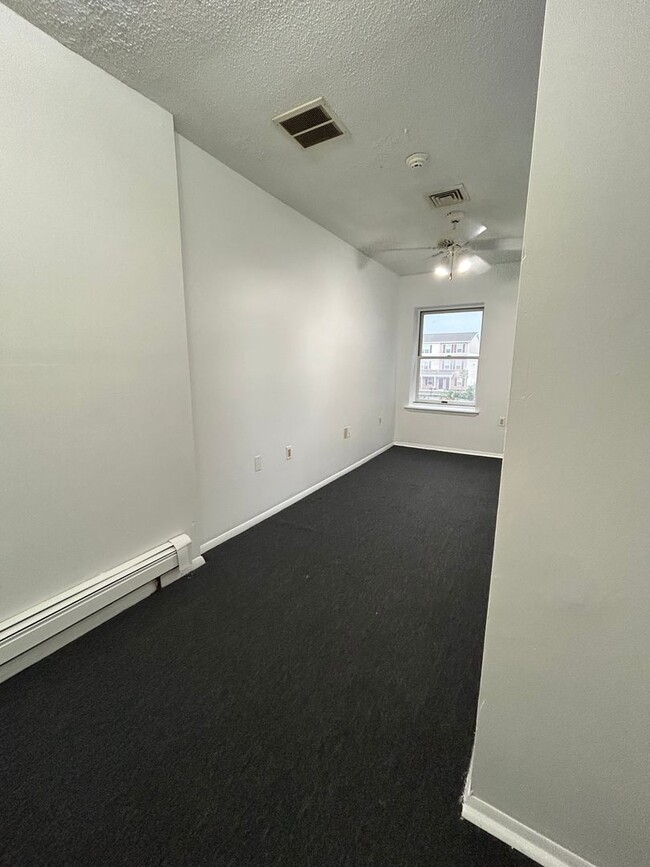 Building Photo - 163 Kirkbride Ave