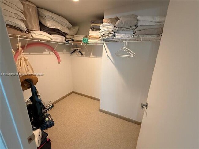 Building Photo - 253 NE 2nd St