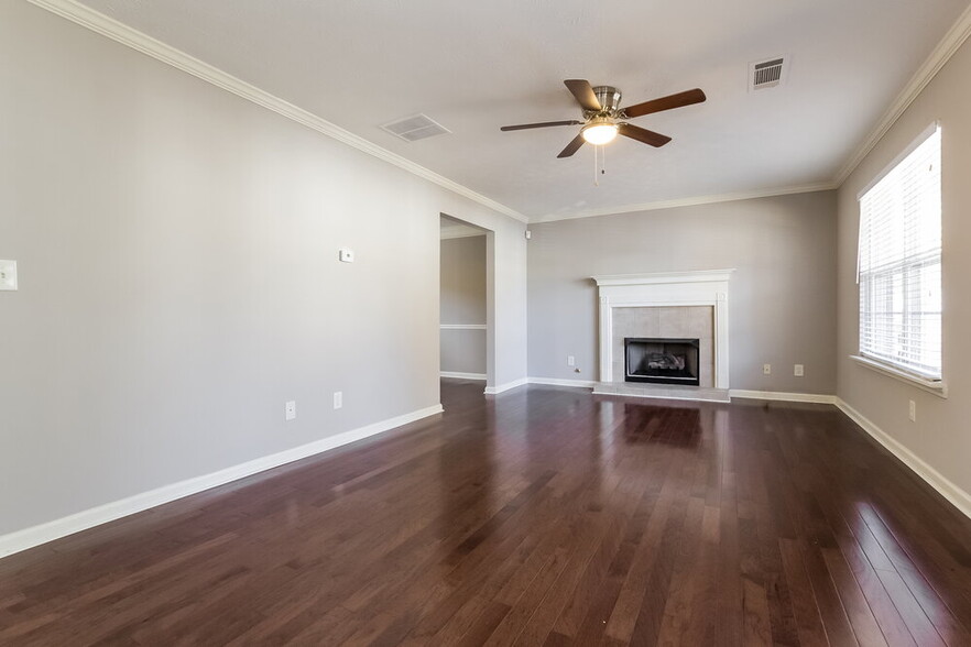 Building Photo - 4107 Shoreside Cir SW