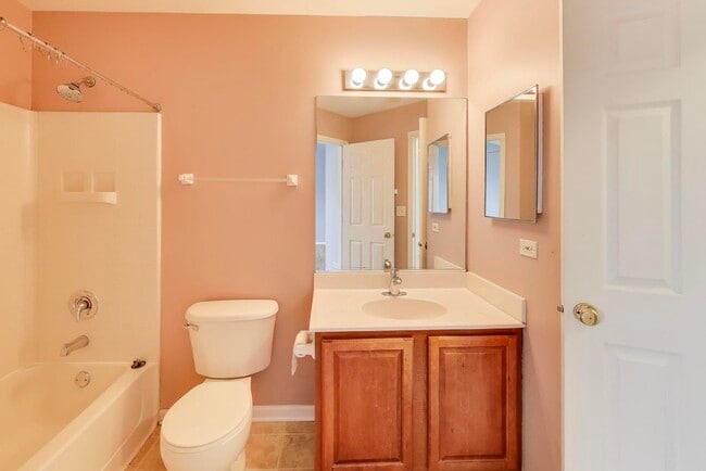 Building Photo - 2427 Daybreak Ct