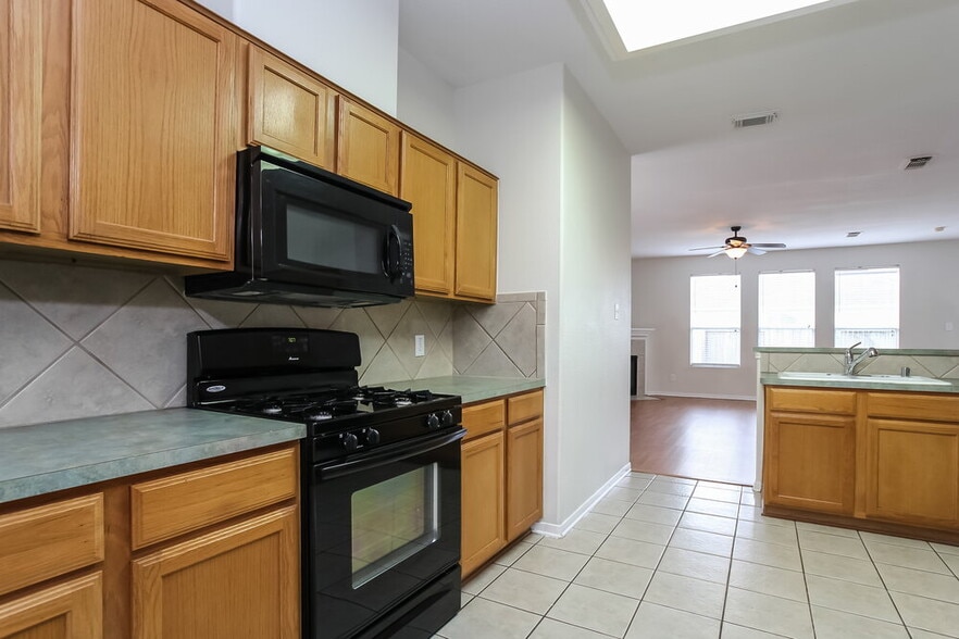 Building Photo - 12146 Landsdown Ridge Way