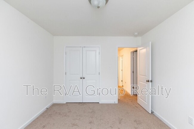 Building Photo - 5620 Moss Side Ave