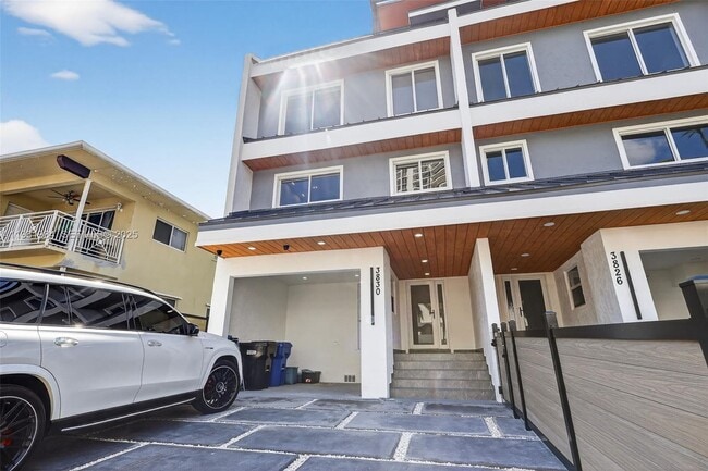 Building Photo - 3830 NE 171 St