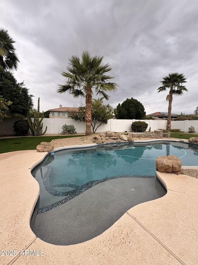 Building Photo - 13528 W Windsor Blvd