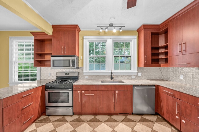 Building Photo - 212 N 16th St