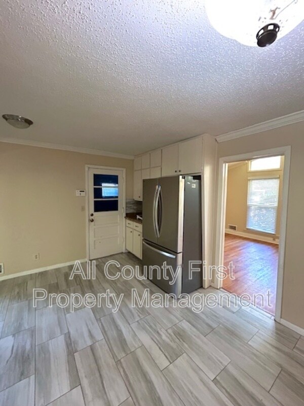 Building Photo - 3689 Calumet Rd