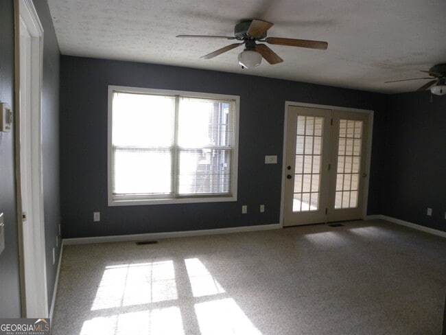 Building Photo - 101 Joy Ln