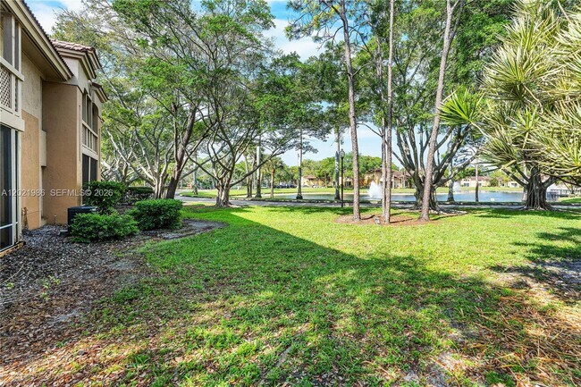 Building Photo - 4759 Via Palm Lakes