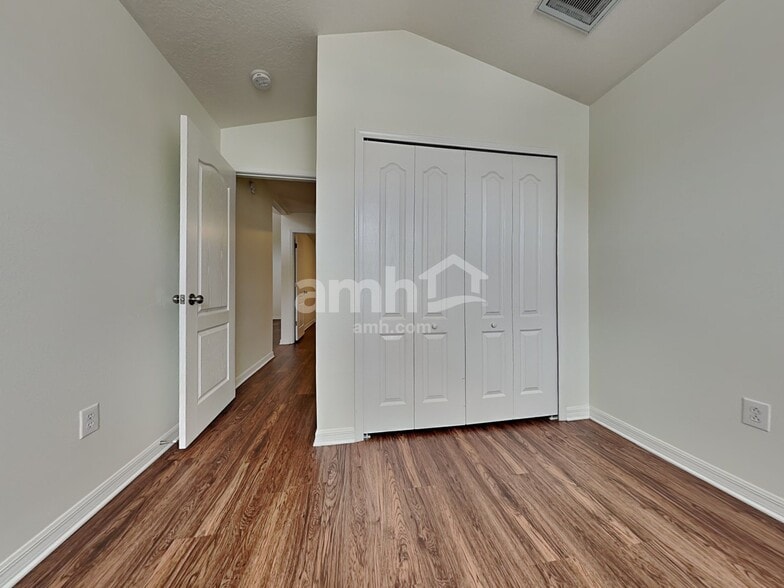 Building Photo - 30734 Midtown Ct