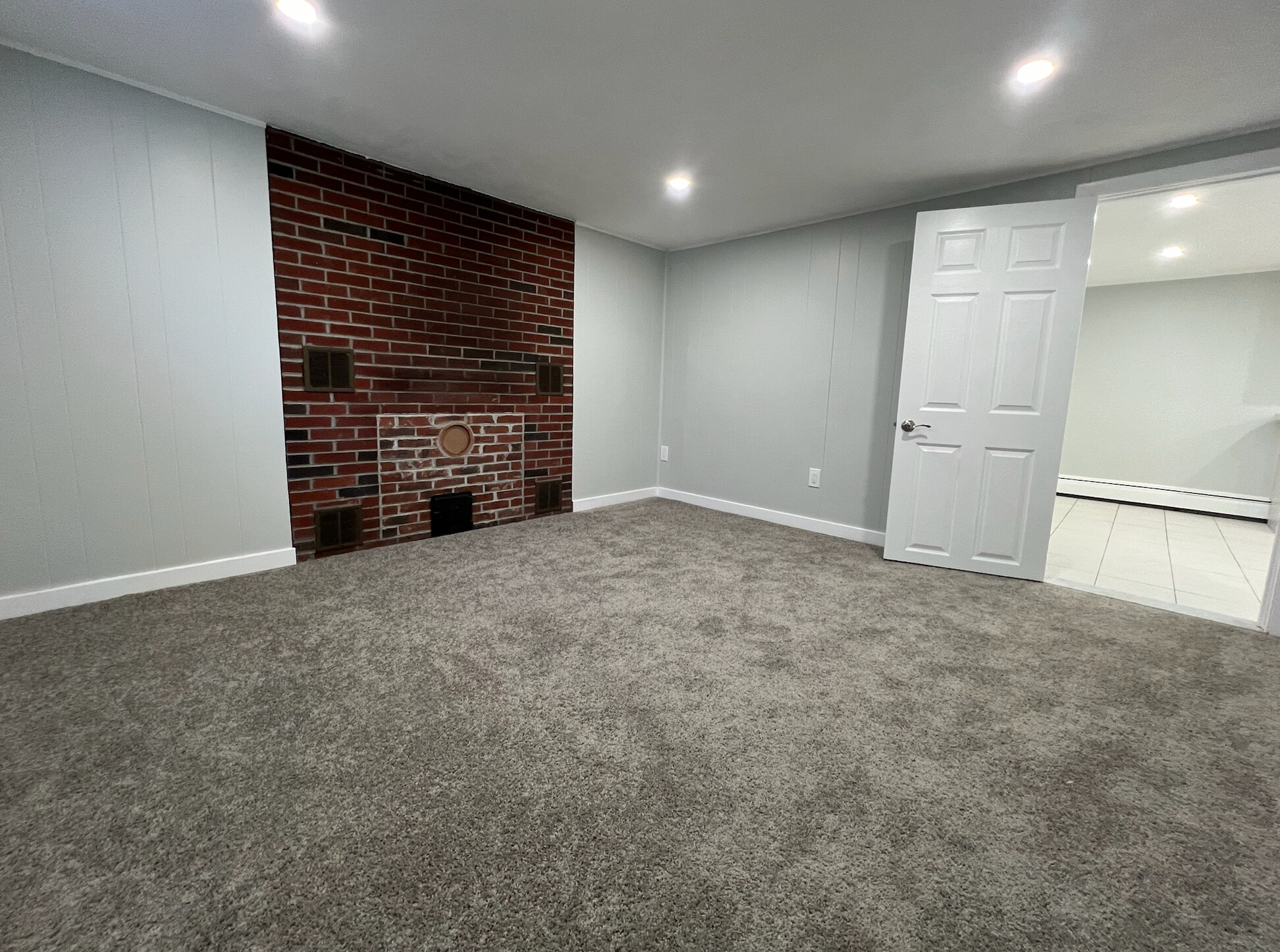 Building Photo - 27 Church St