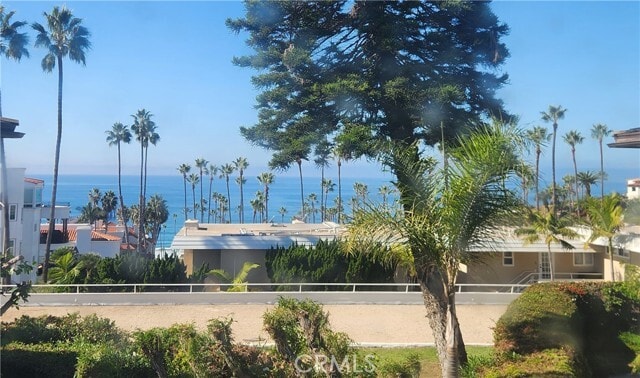 Building Photo - 418 Avenida Santa Barbara