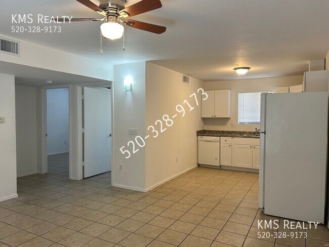 Building Photo - 5126 E Bellevue St