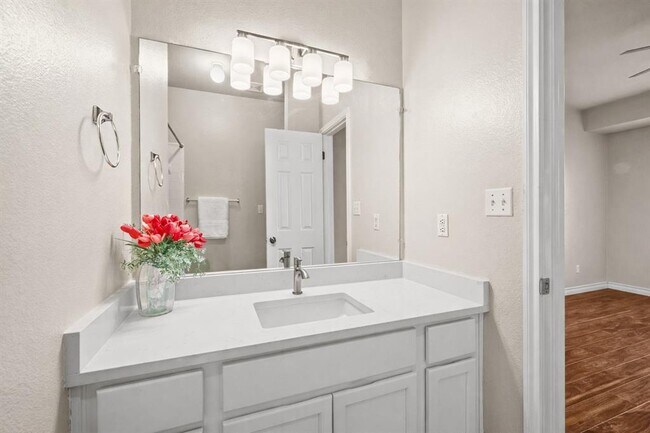 Building Photo - 8703 Weiser Dr