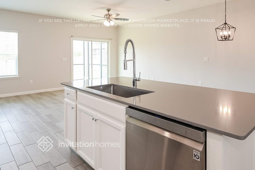 Building Photo - 12654 Josslyn Ln