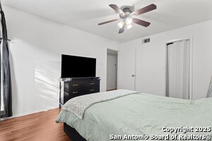 Building Photo - 8702 Village Dr