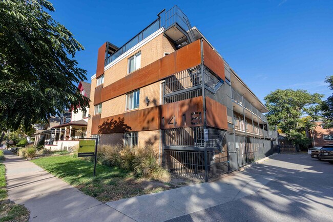 Building Photo - Lofts @ 1418