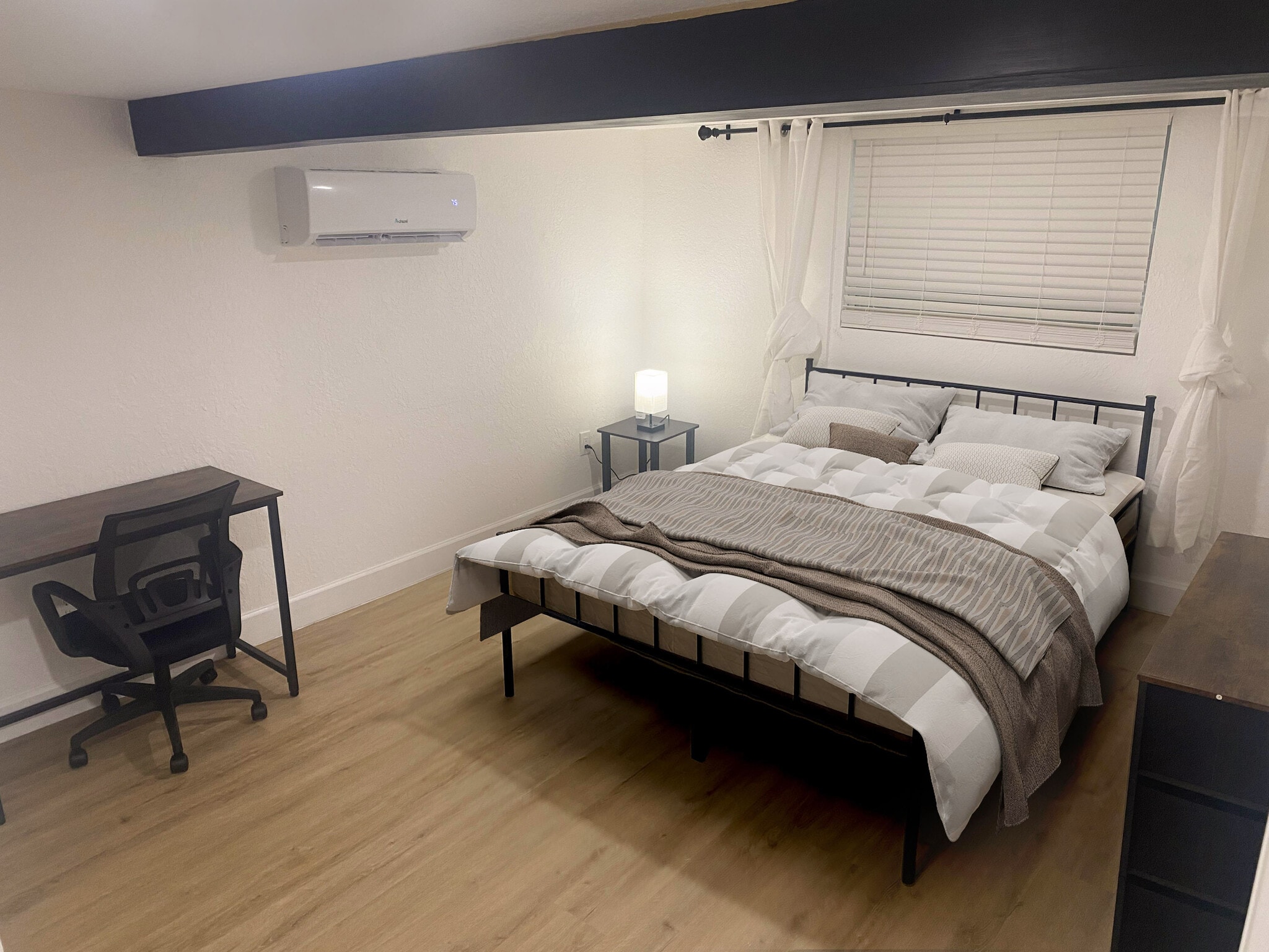 Building Photo - 3535 17th Ave S