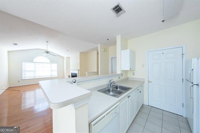 Building Photo - 709 Spring Heights Ln