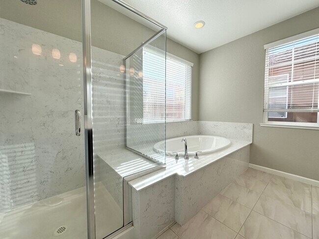 Building Photo - 6025 Palermo Way