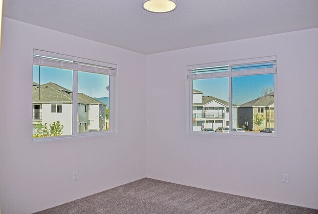 Building Photo - 1973 Sky Park Dr