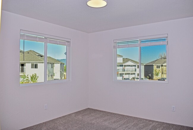 Building Photo - 1987 Sky Park Dr