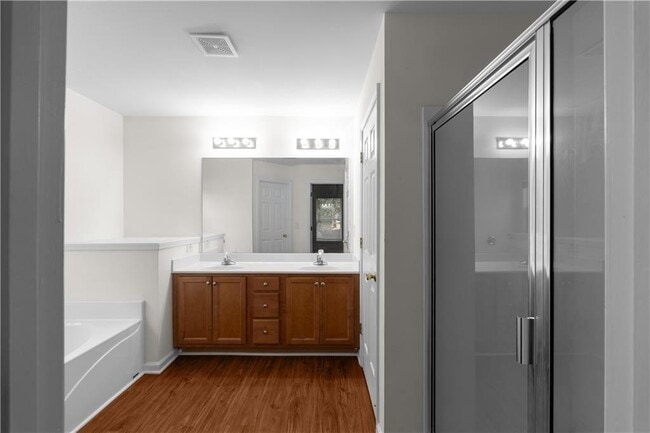 Building Photo - 3127 Wyesham Cir
