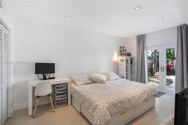 Building Photo - 152 SW 20th Rd