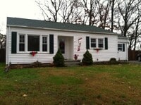 Building Photo - 306 Forest Hills Dr
