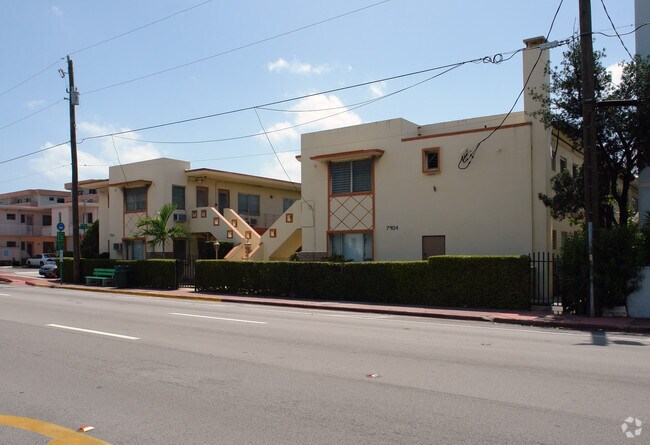 Primary Photo - Harding Gardens Apartments