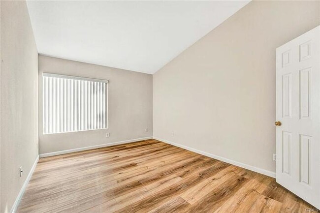 Building Photo - 2038 S Bon View Ave