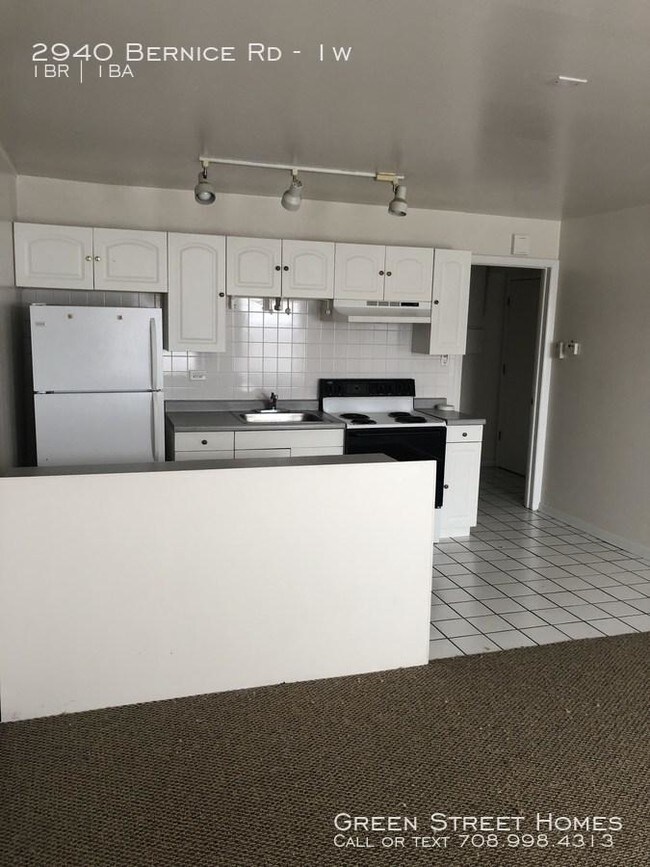 1 bedroom in Lansing IL 2940 Bernice Rd Lansing IL 60438 Apartment