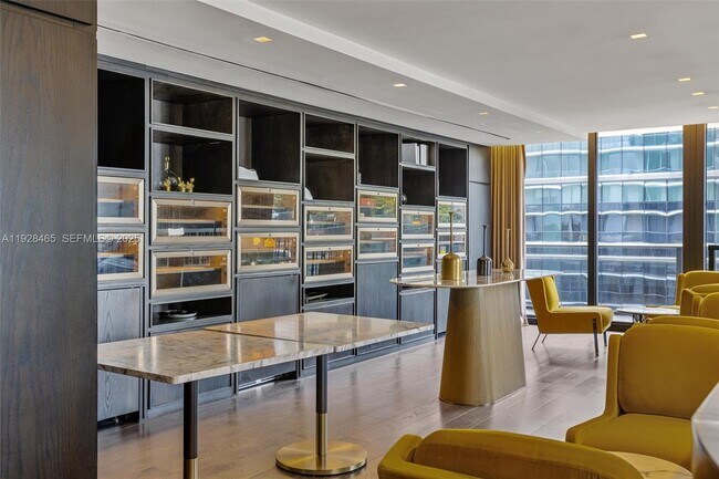 Building Photo - 801 S Miami Ave