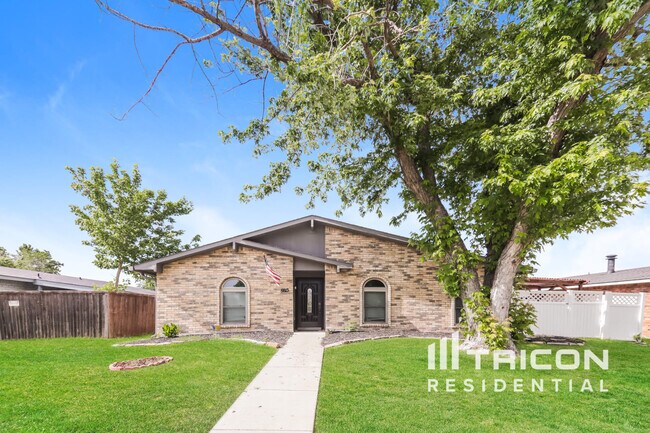 Primary Photo - 8813 Willowbrook Dr