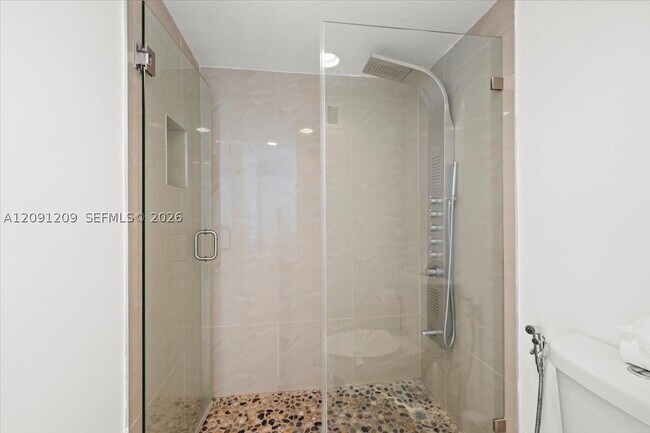 Building Photo - 4001 S Ocean Dr