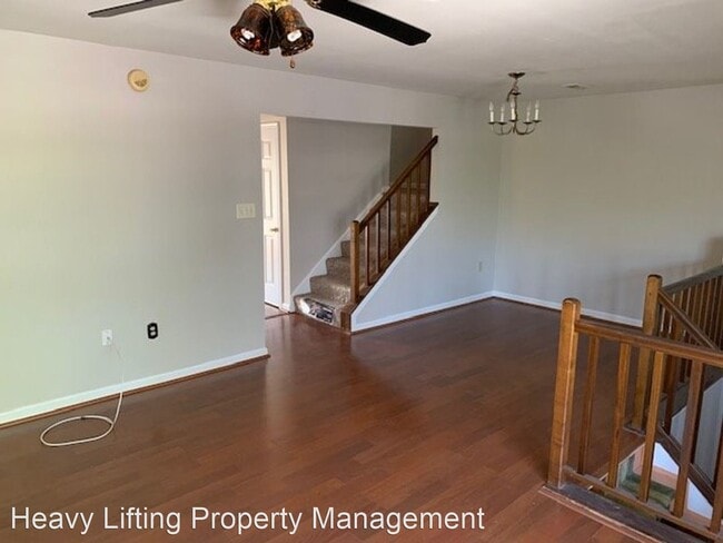 Building Photo - 3 br, 2.5 bath House - 6105 Spring Knoll Dr