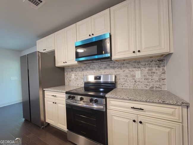 Building Photo - 402 Loblolly Ridge Rd