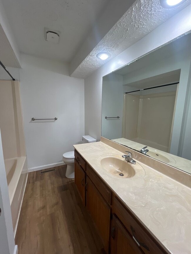 Building Photo - 607/609 W. Edgewood
