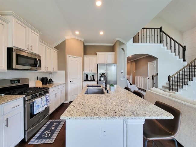 Building Photo - 22902 Henderson Row Dr