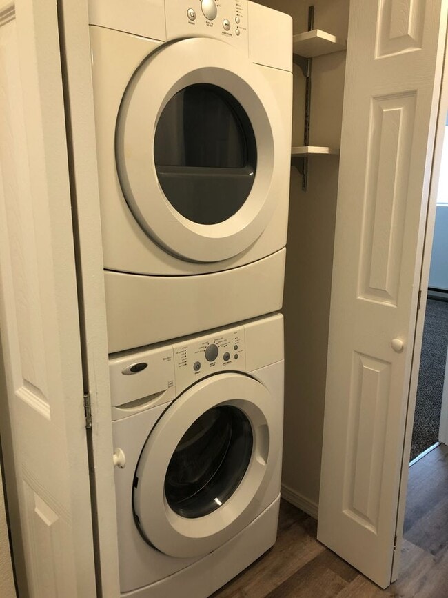 Building Photo - DUPLEX FOR RENT!!!!