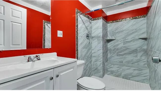 Building Photo - Your Next Home Awaits!